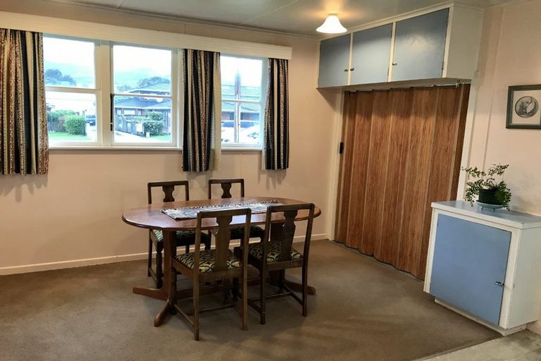 Photo of property in 83 Oxford Street, Tawa, Wellington, 5028