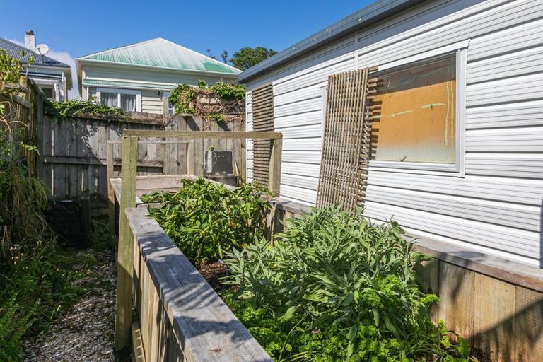 Photo of property in 74 Watt Street, Coromandel, 3506