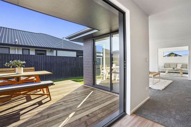 Photo of property in 10 Pierce Street, Marshland, Christchurch, 8083