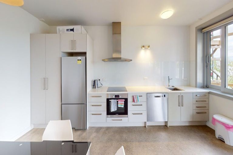 Photo of property in 16 Napier Street, Karaka Bays, Wellington, 6022