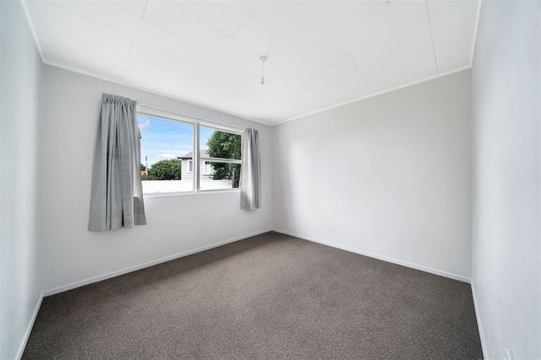 Photo of property in 22 Karaka Street, Helensville, 0800