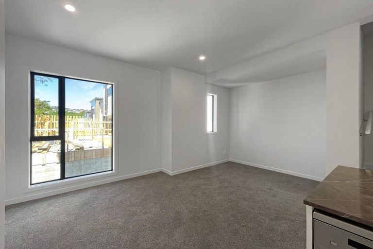 Photo of property in 11/23 Middleton Road, Johnsonville, Wellington, 6037