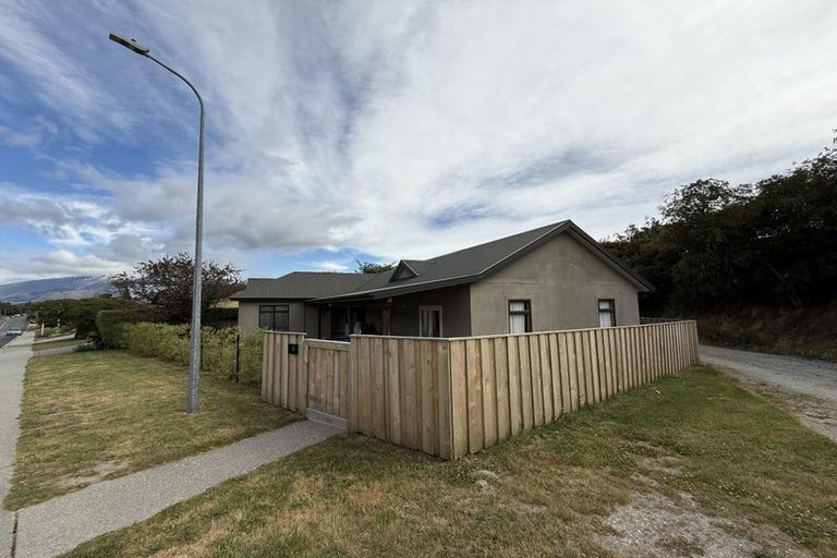 Photo of property in 14mt Aspiring College, 131 Plantation Road, Wanaka, 9305