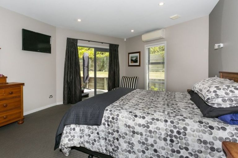 Photo of property in 18 Oak Place, Poraiti, Napier, 4112