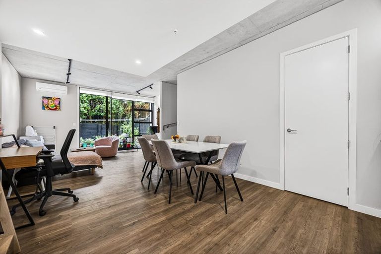 Photo of property in 11/4161 Great North Road, Glen Eden, Auckland, 0602