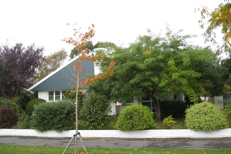 Photo of property in 17 Parkstone Avenue, Ilam, Christchurch, 8041