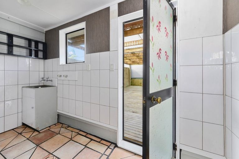 Photo of property in 1a Aries Place, Kawaha Point, Rotorua, 3010