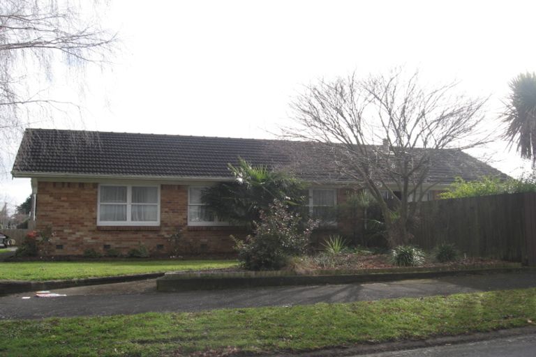 Photo of property in 1 Southsea Crescent, Silverdale, Hamilton, 3216