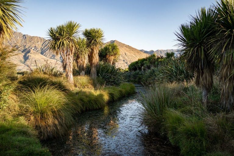 Photo of property in 16 Emerald Bluffs Lane, Glendhu Bay, Wanaka, 9382