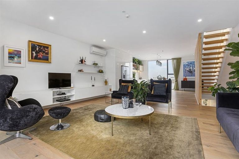 Photo of property in Sugar Lane Apartments, 11/31 Rawene Road, Birkenhead, Auckland, 0626