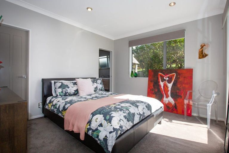 Photo of property in 64 Aotea Drive, Aotea, Porirua, 5024