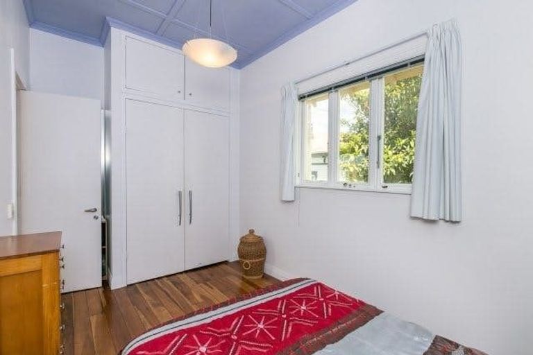 Photo of property in 22 Poplar Grove, Thorndon, Wellington, 6011