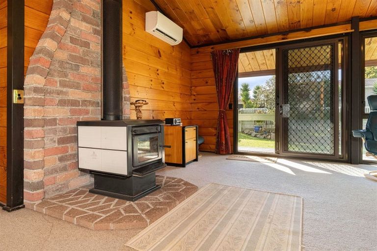 Photo of property in 27 Charles Street, Levin, 5510