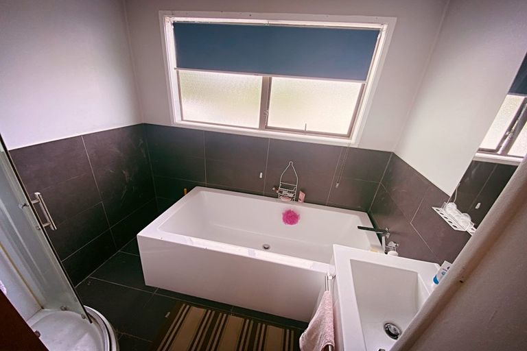 Photo of property in 18 Tilbrook Place, Papakura, 2110