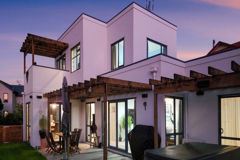 Photo of property in 42 Oteki Park Drive, Welcome Bay, Tauranga, 3112