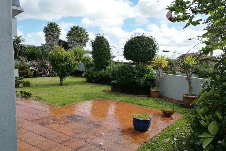 Photo of property in 2/33 Argo Drive, Half Moon Bay, Auckland, 2012