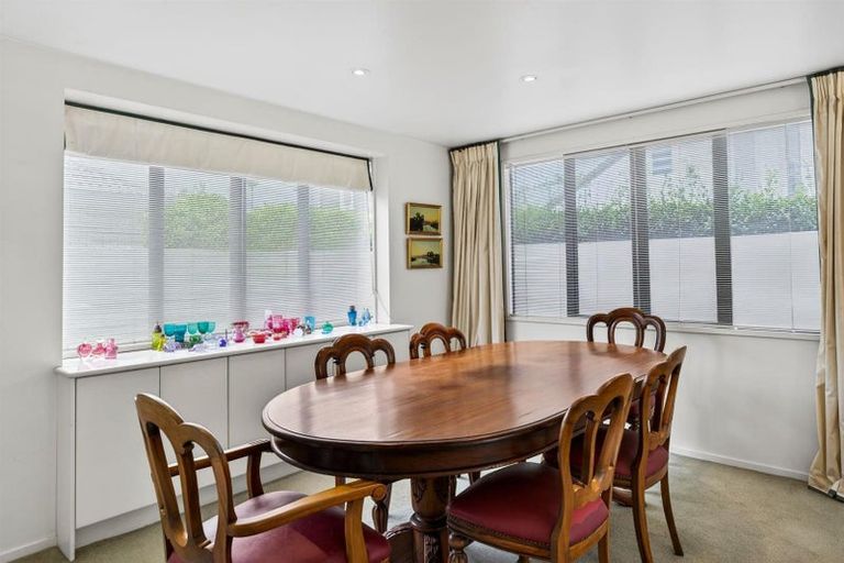 Photo of property in 12a Saltburn Road, Milford, Auckland, 0620