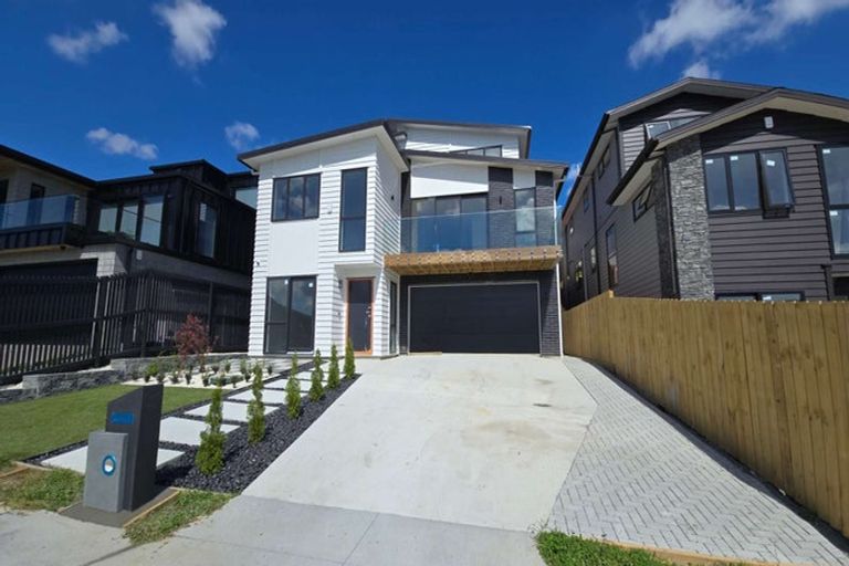 Photo of property in 14 Grand Ridge Avenue, Flat Bush, Auckland, 2019