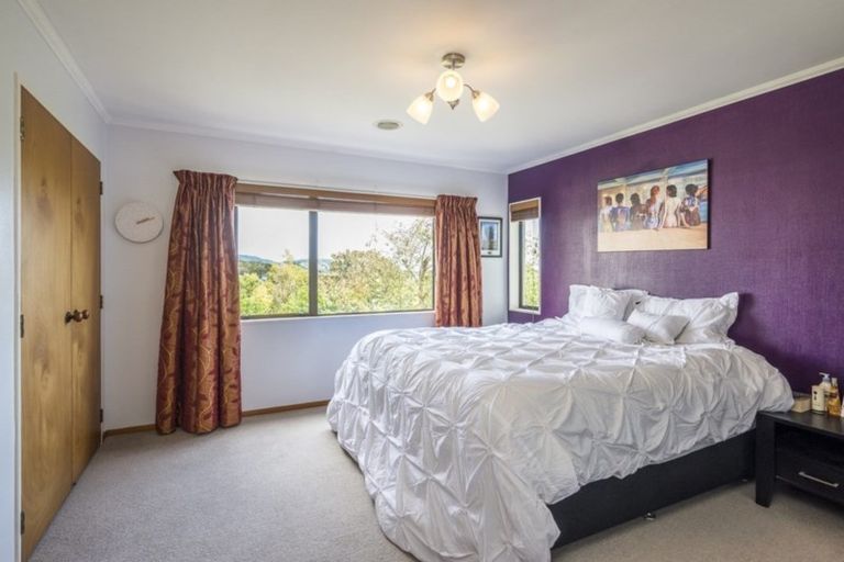 Photo of property in 128 Winara Avenue, Waikanae, 5036