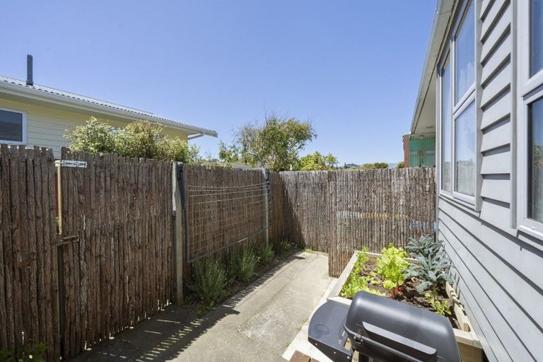 Photo of property in 3/14 Jillett Street, Titahi Bay, Porirua, 5022