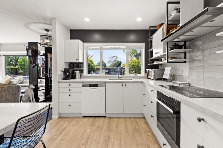 Photo of property in 2a Busby Hill, Havelock North, 4130