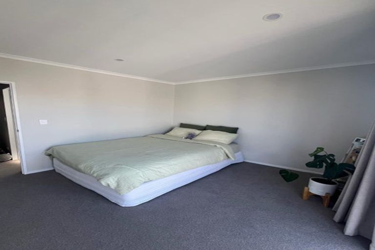 Photo of property in 24 Waenganui Road, Hobsonville, Auckland, 0616