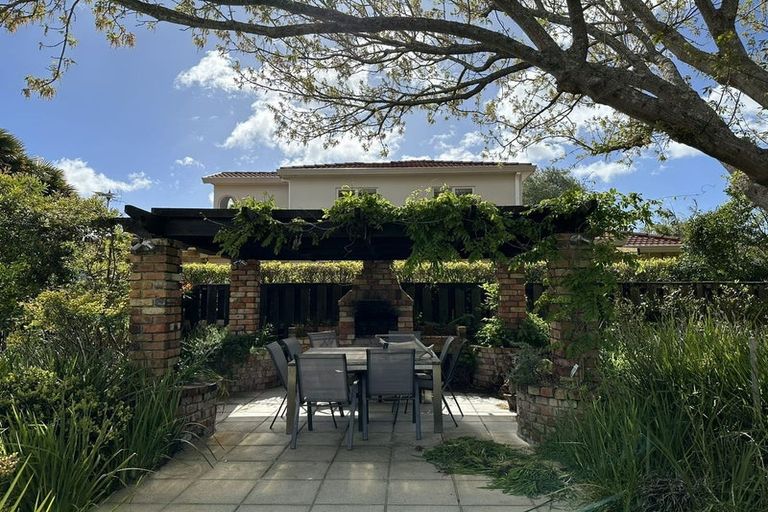 Photo of property in 53 Aramoana Avenue, Devonport, Auckland, 0624