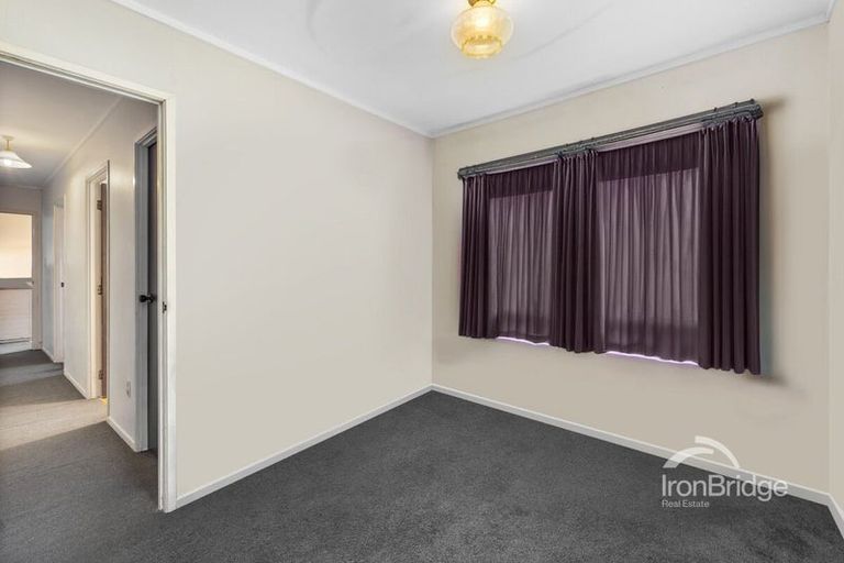 Photo of property in 2/48 Edgeworth Road, Glenfield, Auckland, 0629