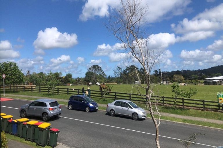 Photo of property in 11/3 Orwell Road, Greenhithe, Auckland, 0632