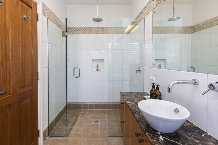 Photo of property in 87 Merivale Lane, Merivale, Christchurch, 8014