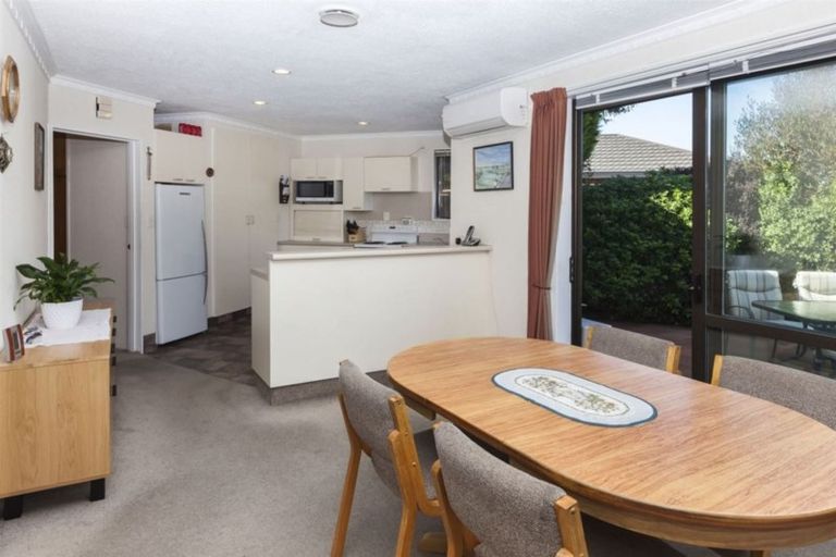 Photo of property in 36 Lowry Avenue, Redwood, Christchurch, 8051