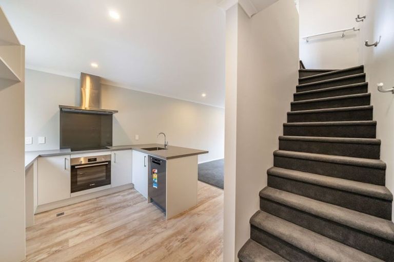 Photo of property in 2/10 Marion Street, Silverstream, Upper Hutt, 5019