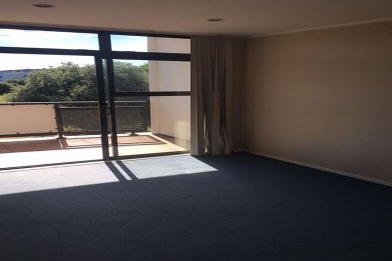 Photo of property in 7/372 Rosedale Road, Rosedale, Auckland, 0632