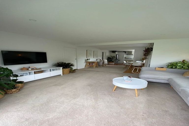 Photo of property in 35 Moana Road, Paraparaumu, 5032