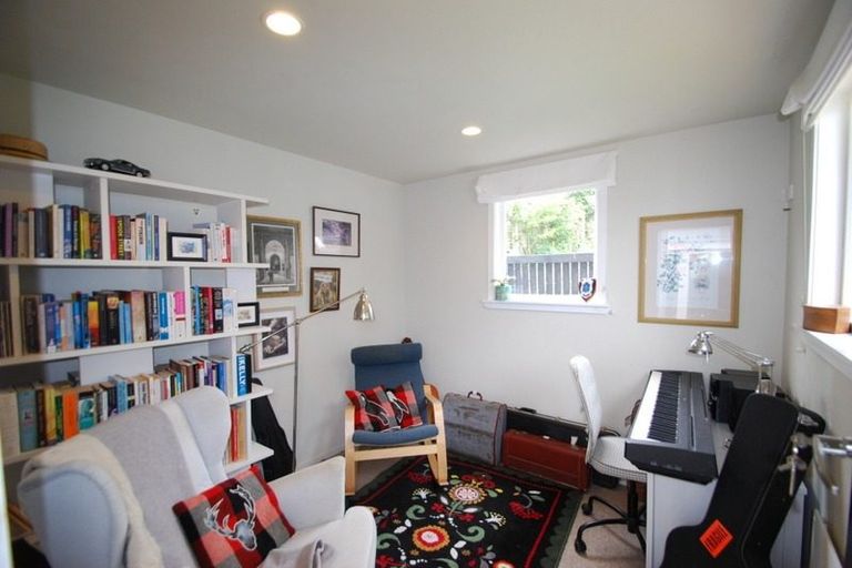 Photo of property in 87 Tiber Street, Island Bay, Wellington, 6023