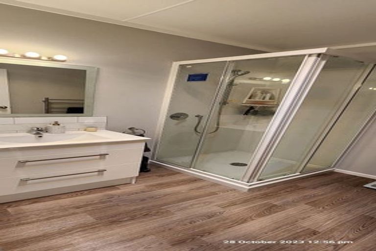 Photo of property in 2/80 Airlie Road, Plimmerton, Porirua, 5026