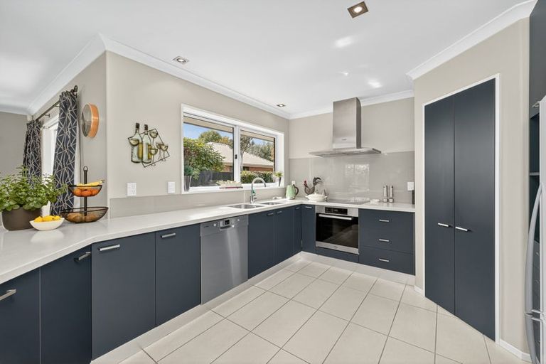 Photo of property in 8 Avon Gate, Russley, Christchurch, 8042