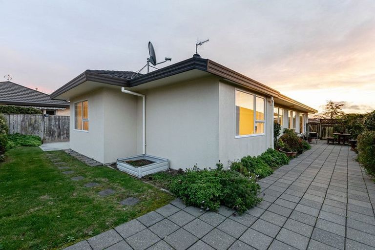 Photo of property in 4g Cedar Drive, Paraparaumu Beach, Paraparaumu, 5032