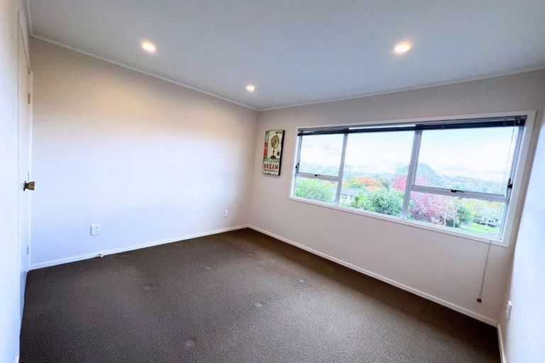 Photo of property in 25 Peterhouse Place, West Harbour, Auckland, 0618