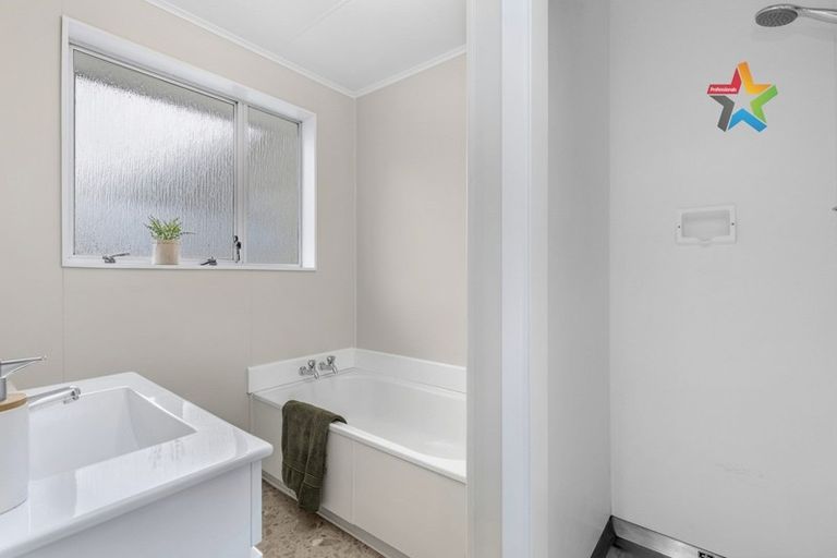 Photo of property in 15b Pencarrow Crescent, Wainuiomata, Lower Hutt, 5014