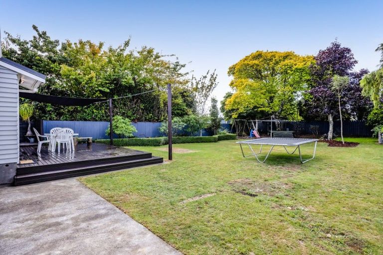 Photo of property in 1 Nikau Street, Inglewood, 4330