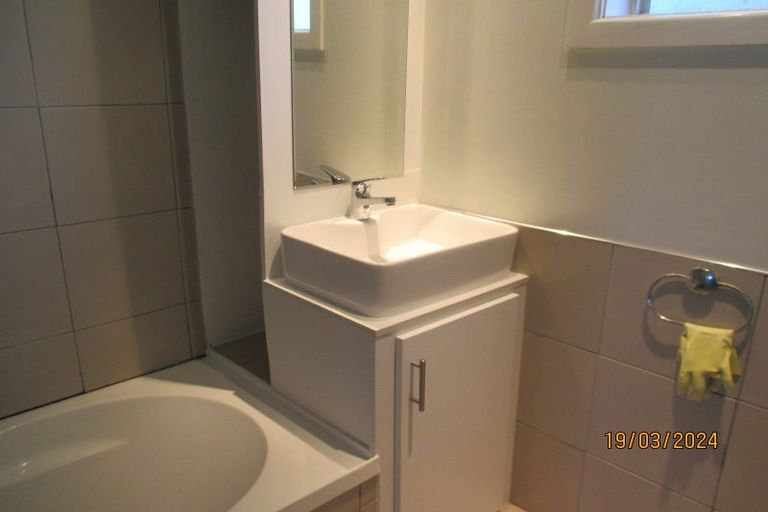 Photo of property in 77 Mcleod Road, Te Atatu South, Auckland, 0610