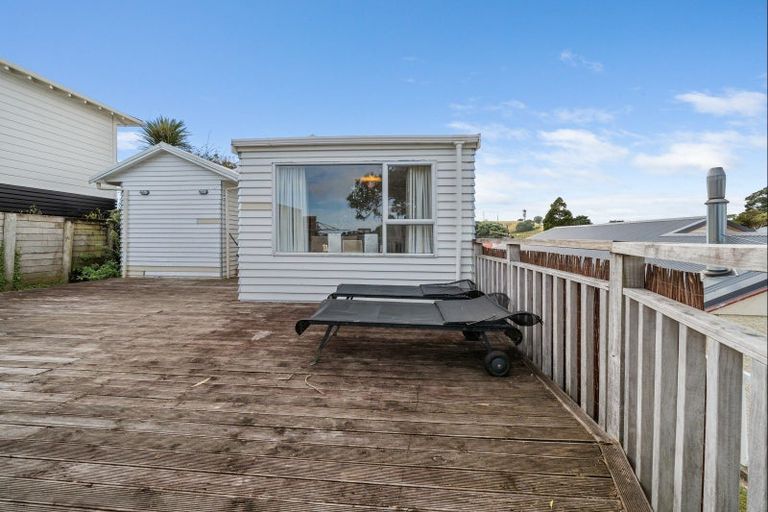 Photo of property in 132 Pioneer Road, Moturoa, New Plymouth, 4310