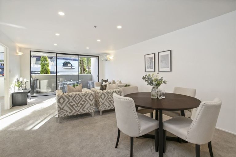 Photo of property in 1i/175 Hurstmere Road, Takapuna, Auckland, 0622