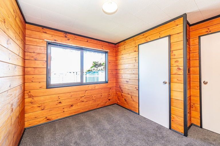 Photo of property in 35 Cross Street, Castlecliff, Whanganui, 4501