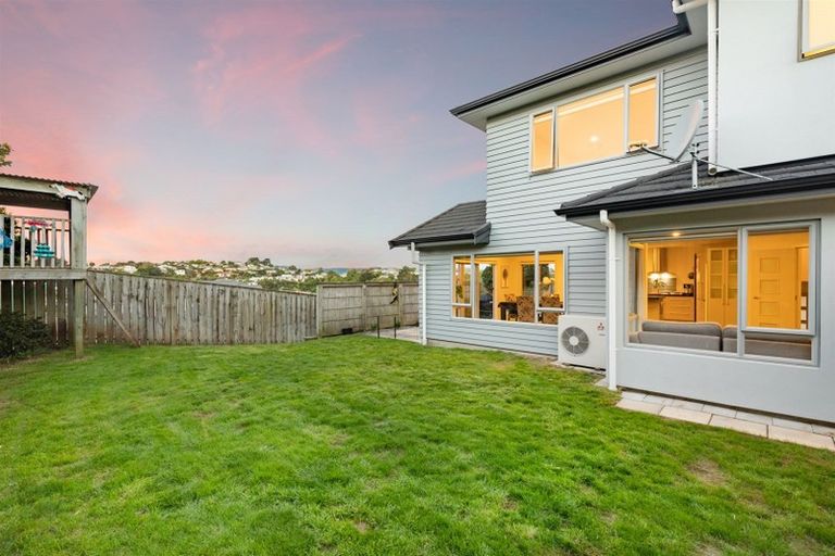 Photo of property in 30 Aotea Drive, Aotea, Porirua, 5024