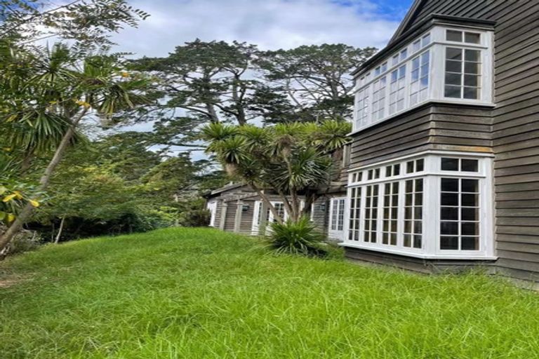 Photo of property in 18 Glenvar Ridge Road, Long Bay, Auckland, 0630