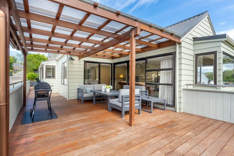 Photo of property in 126 Lynn Road, Bayview, Auckland, 0629