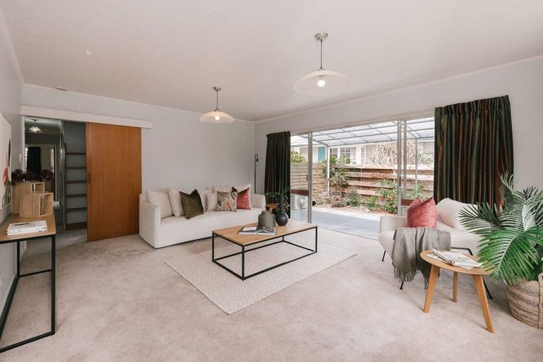 Photo of property in 53 Wikiriwhi Crescent, Awapuni, Palmerston North, 4412