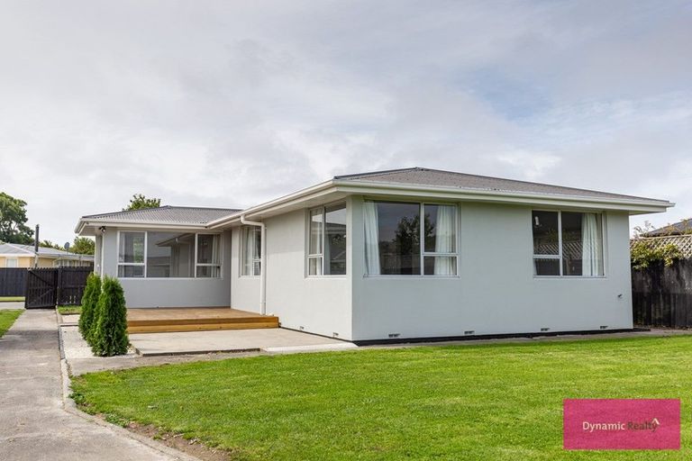 Photo of property in 15 Royal Park Drive, Parklands, Christchurch, 8083
